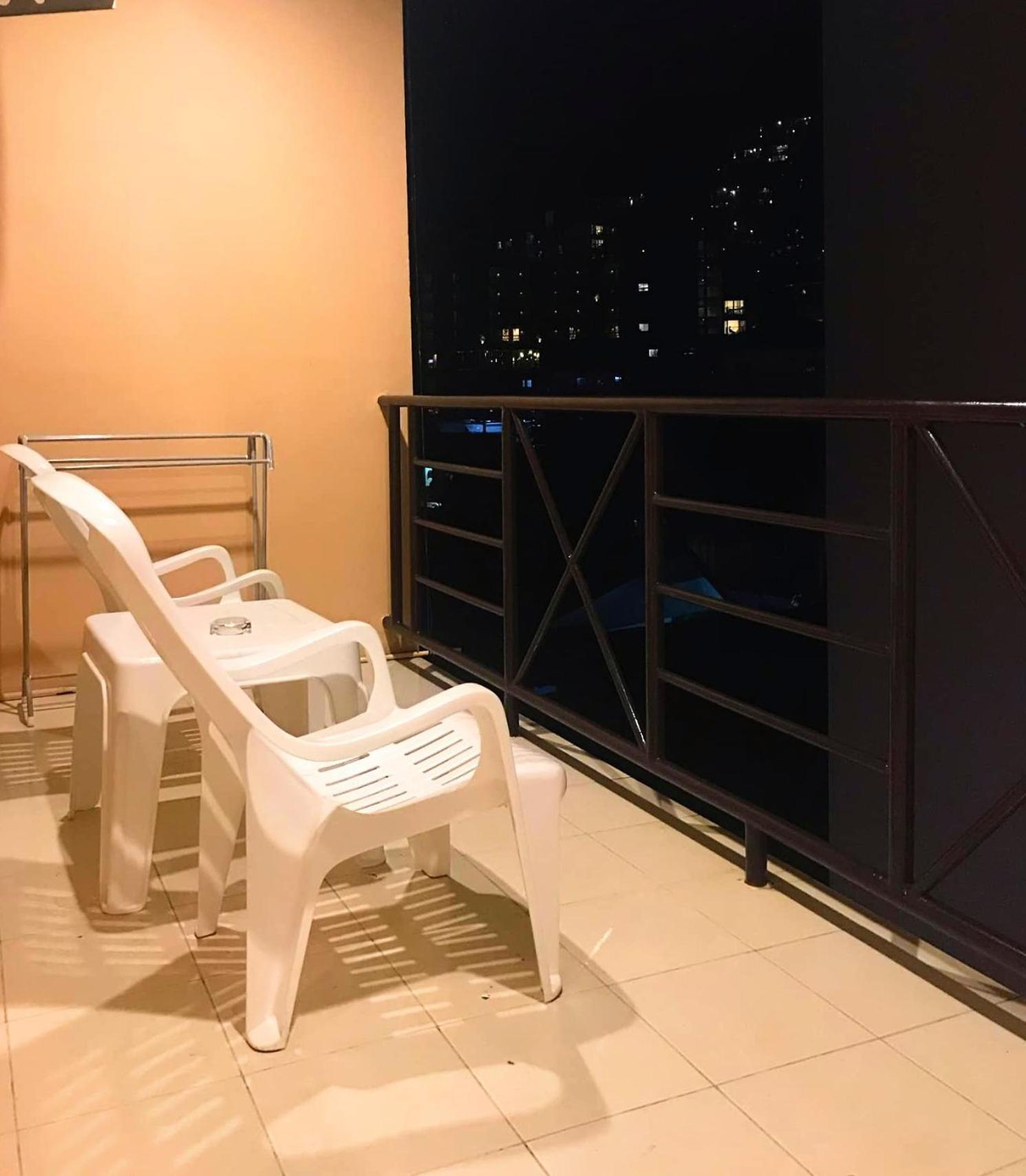 The Luka Guesthouse And Restaurant Patong Exteriör bild